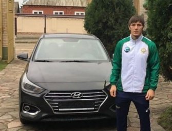 В спортклубе "Ади Ахмад" чествовали Ислама Опиева