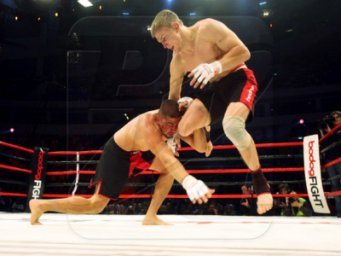 На турнире FIGHT NIGHTS "Битва 18" Адам Яндиев победил Виталия Шпака