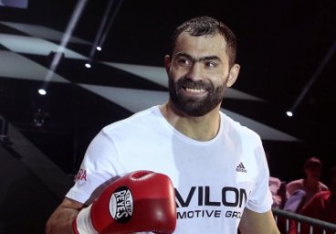 Рахим Чахкиев: Александр Емельяненко, ты загоняешь меня в клетку, но я предлагаю тебе классику - бокс, причём профессиональный бокс