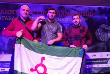 Беков Уматгири стал призером чемпионата мира по армрестлингу